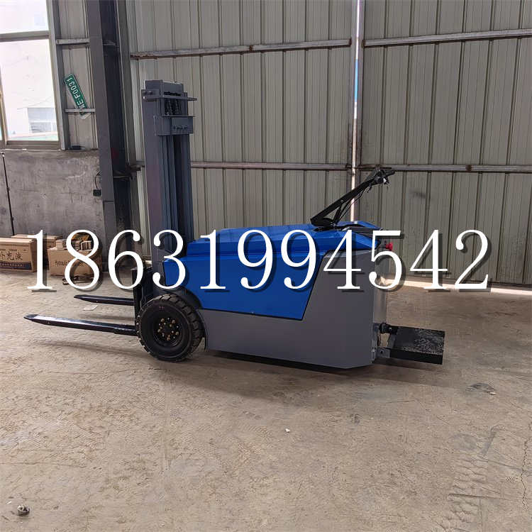 宽城区全电动叉车插腿式堆高车液压装卸车1.5吨升高小型站驾式铲车